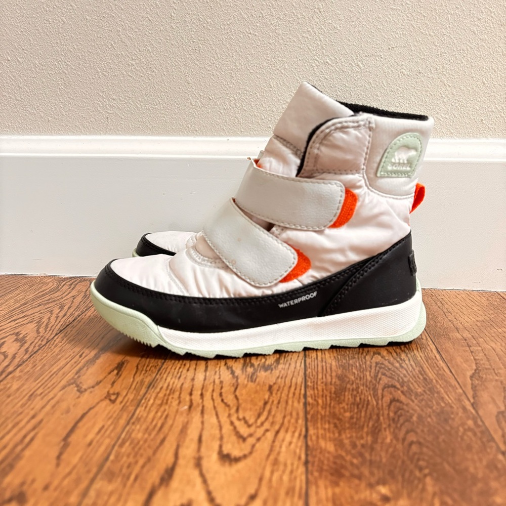 EUC UNISEX SOREL WHITNEY II WATER PROOF SHOES YOUTH SZ 13